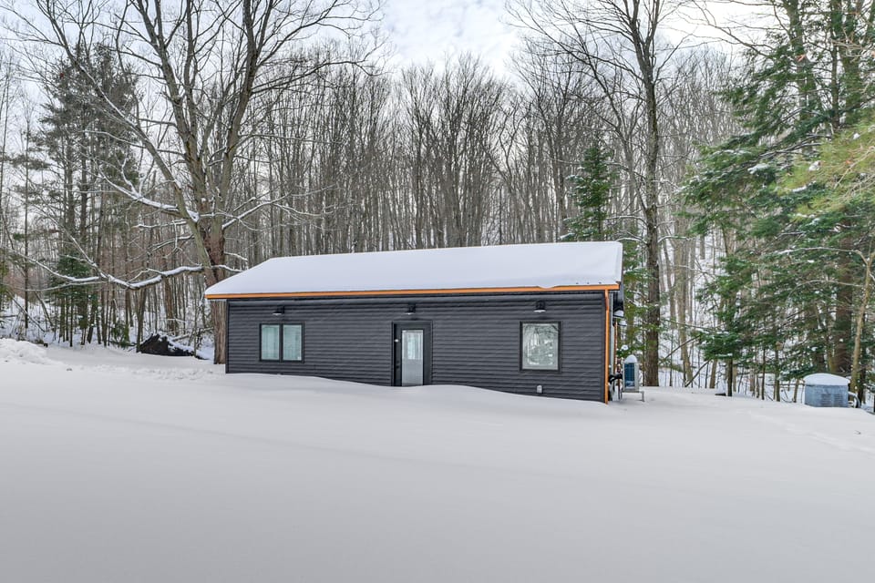 6 Mi to Boyne Mtn: Cozy & Private Couple's Cottage Cottage in Michigan