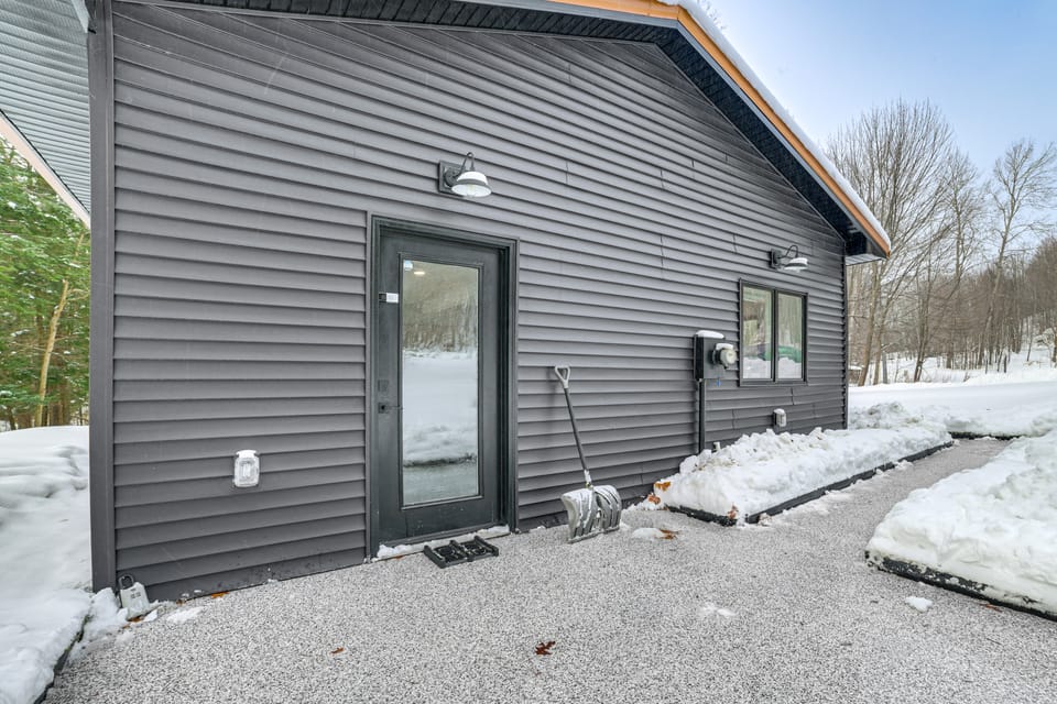 6 Mi to Boyne Mtn: Cozy & Private Couple's Cottage Cottage in Michigan