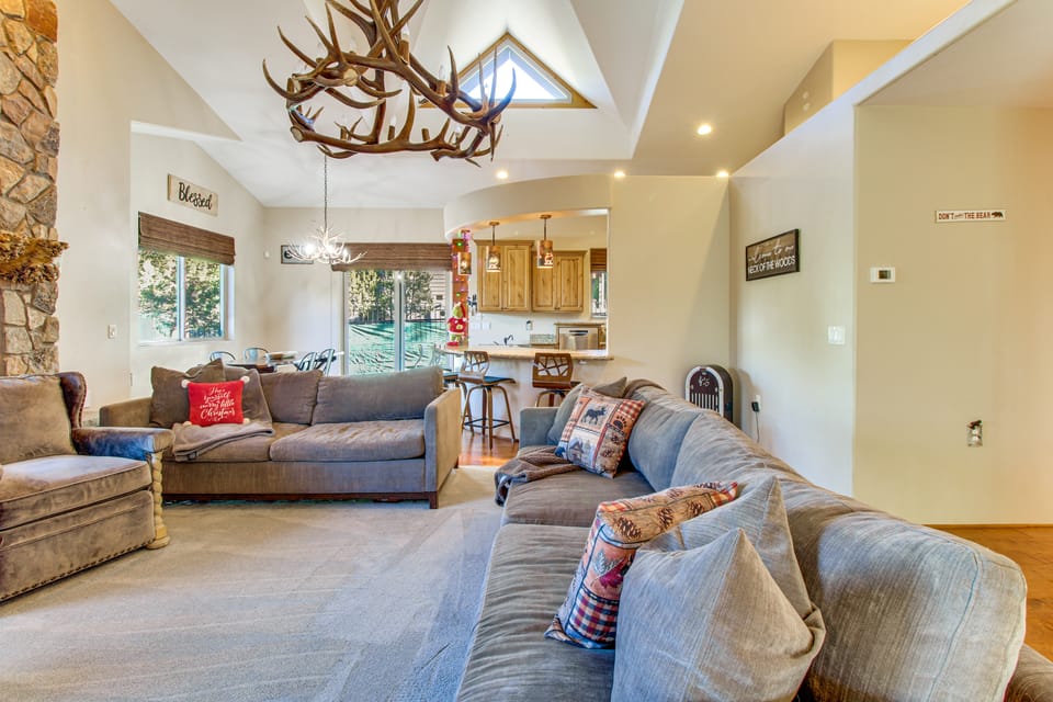 Mtn Estate w/ Massive Indoor Spa in Show Low House in Show Low
