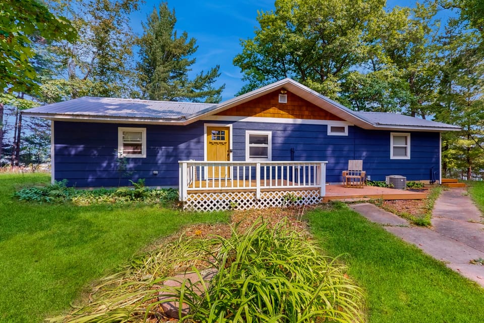 Dock & Fire Pit: 'Lakeside Solitude' in Deerwood! House in Minnesota