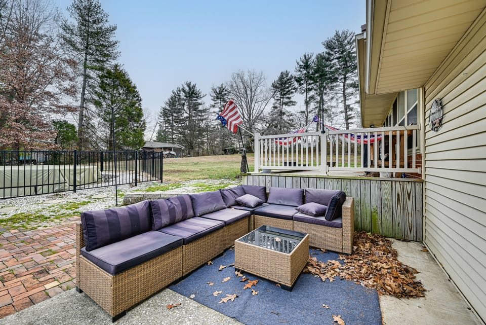 Walk to League Stadium: Huntingburg Family Home! House in Indiana