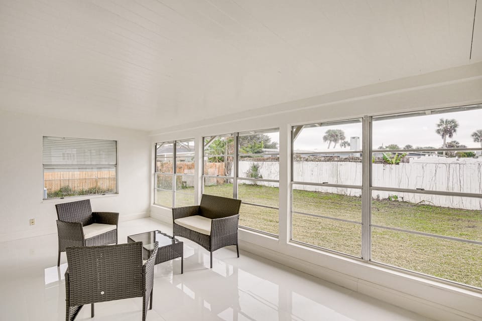 Walk to Romano Beachfront Park: Airy Home w/ Yard House in Ormond Beach