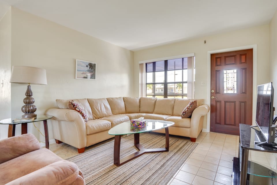 Waterfront Gulf Access Beach House w Lainai House in Port Charlotte