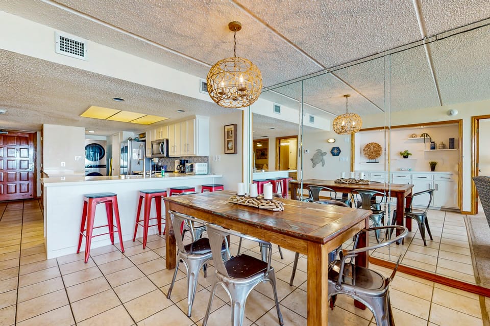 Beachfront 2BR, Luxe Perks: Suntide III - Unit 504 Apartment in South Padre Island