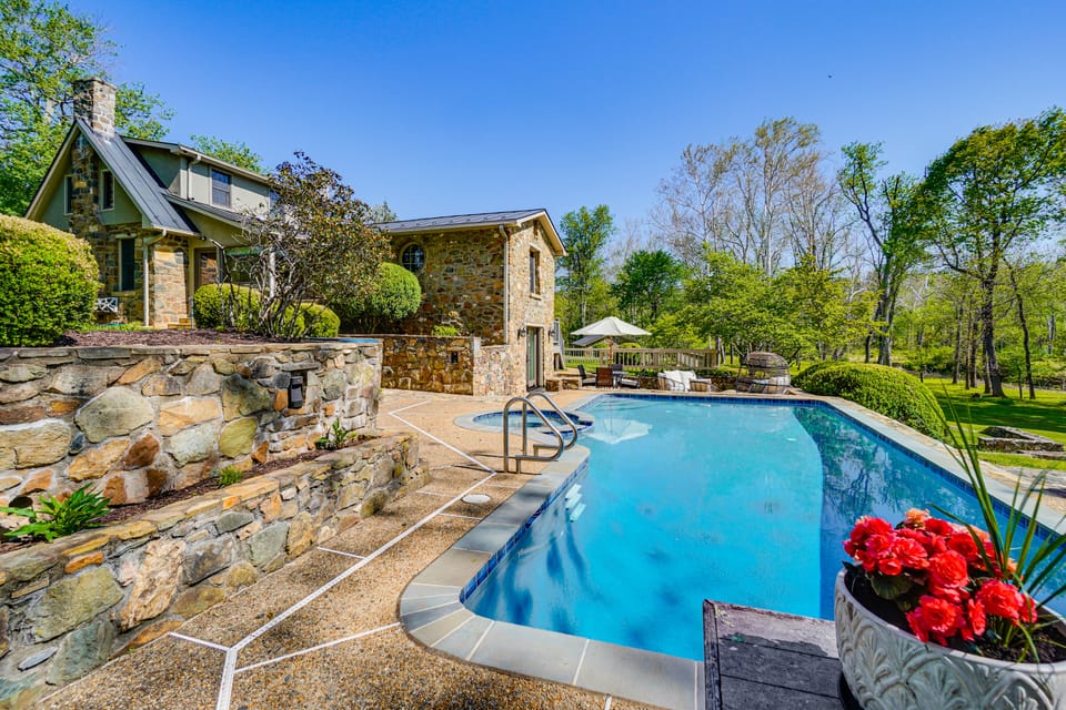 Aldie Home w/ Private Pool: Near Wineries! House in Maryland