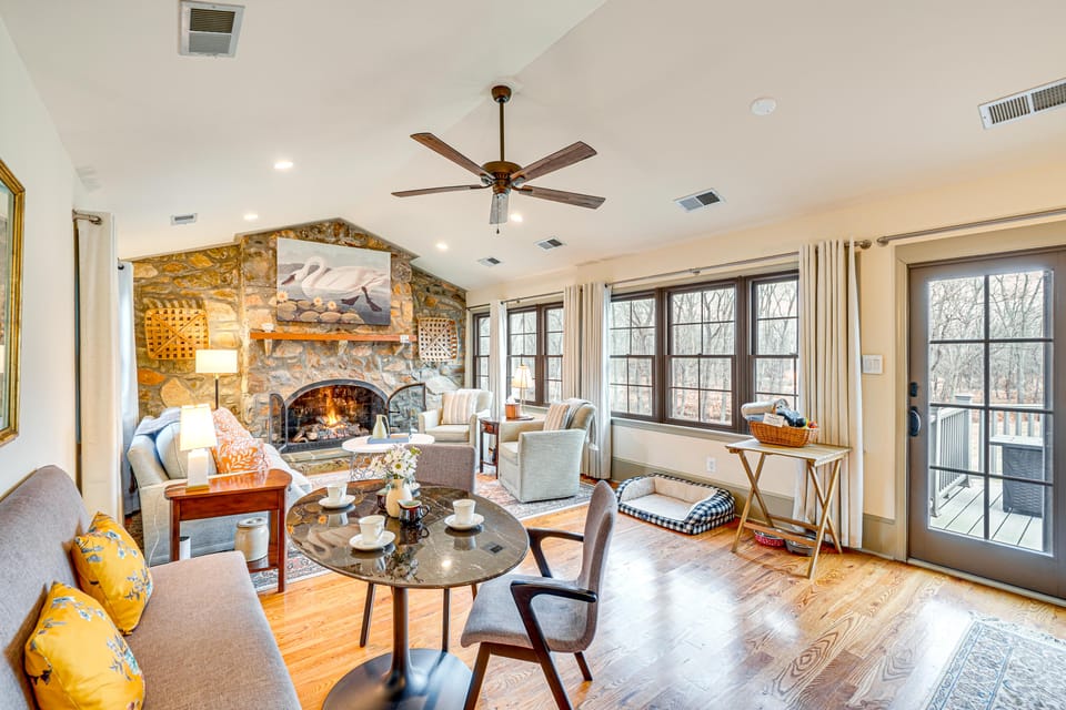 Aldie Home w/ Private Pool: Near Wineries! House in Maryland