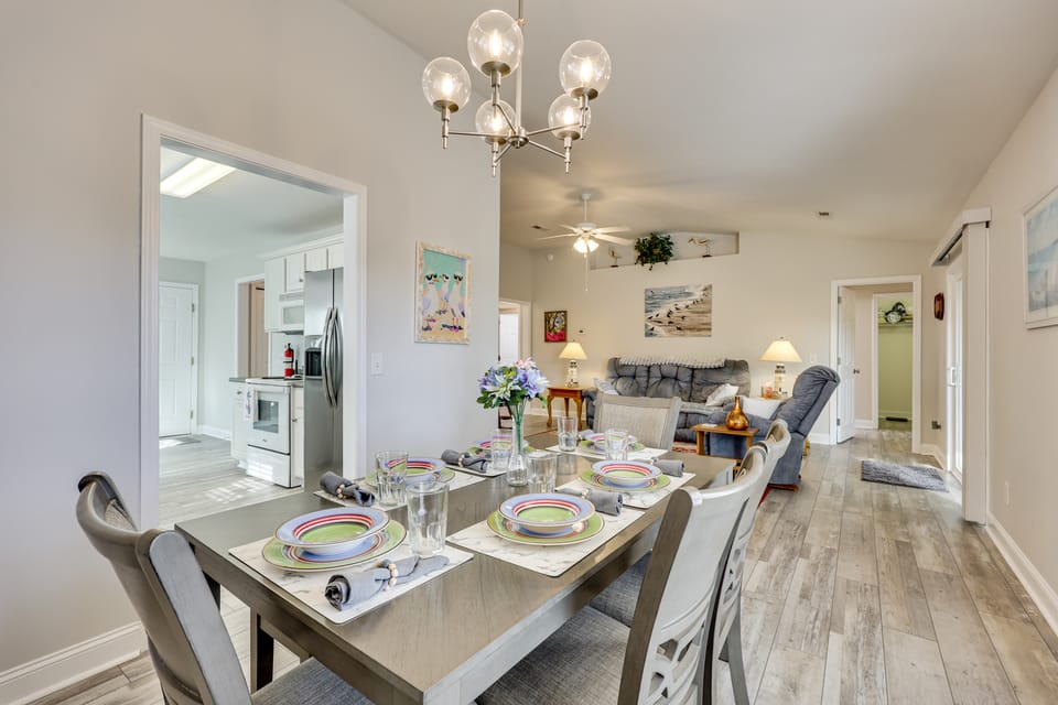 ‘Sweet Tee Retreat’ in Southport Golf Community! House in Saint James