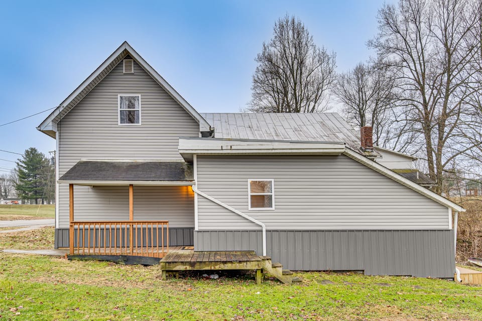 Pets Welcome! Quiet Economy Home w/ Spacious Yard House in Indiana