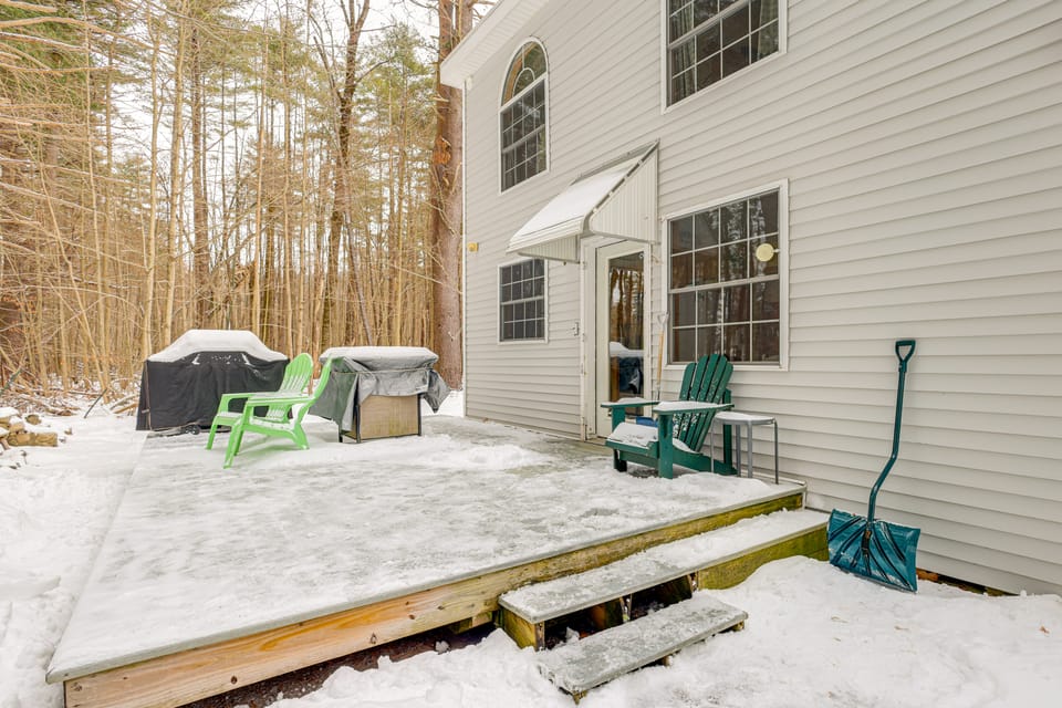 Walk to Lake George Beach: Quiet Family Retreat House in Queensbury