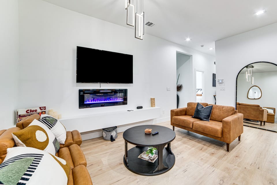 Yard, Patio! Luxe Home Near Top Dallas Attractions House in Dallas