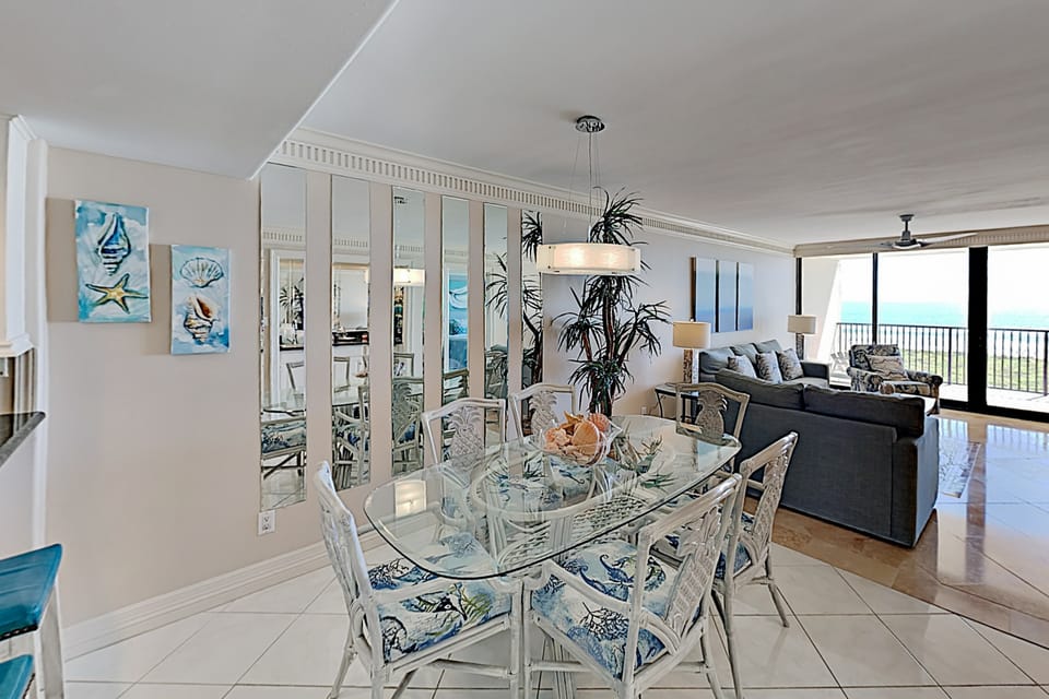 All-Suite Resort-Style 2BR: Suntide III - Unit 402 Apartment in South Padre Island