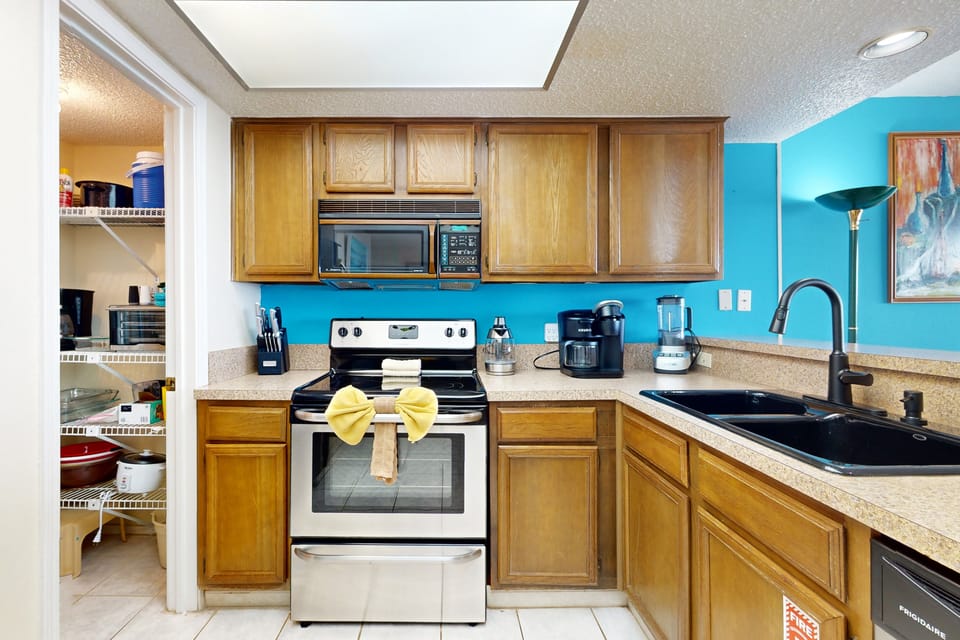3BR w/ Gulf Views & Pool: Suntide III - Unit 808 Apartment in South Padre Island