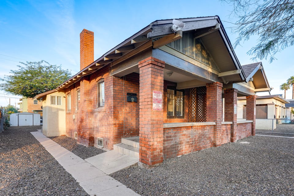 1 Mi to Dtwn, Chase Field! Getaway Near Light Rail Apartment in Phoenix