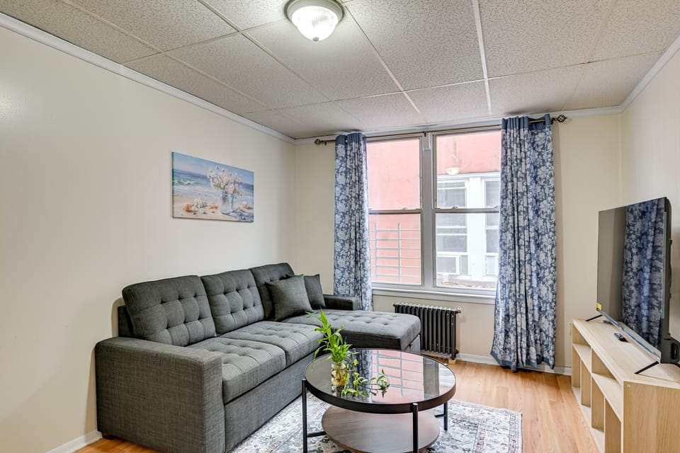 Easy Train Access! Quiet New York Commuter Apt Apartment in Richmond Hill