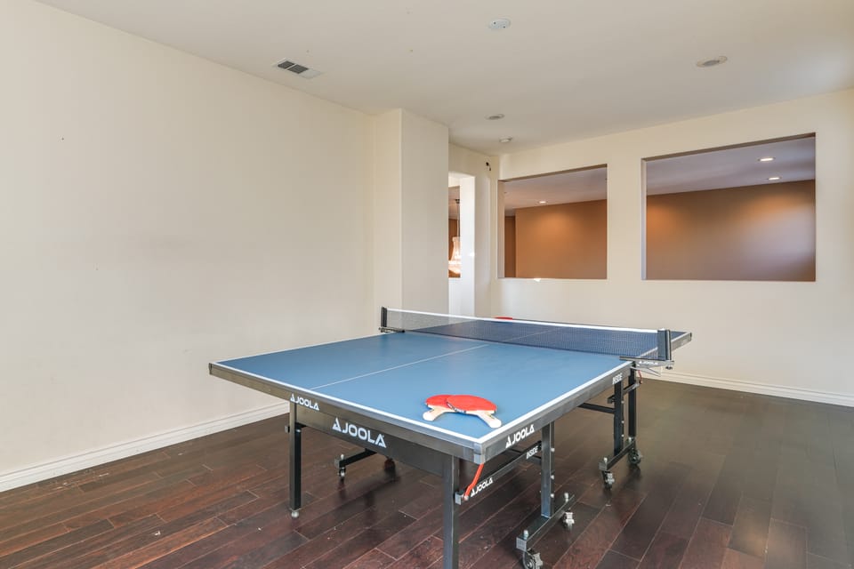 Near Wineries & Parks: Waterfront Tracy Getaway! House in Tracy