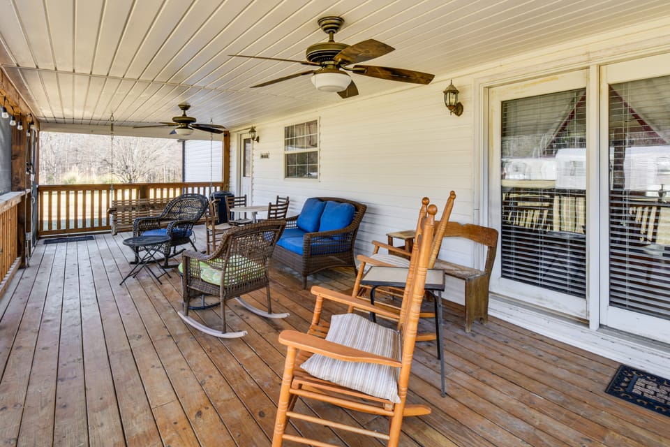 Countryside Haven w/ Spacious Yard in Tamassee! House in South Carolina