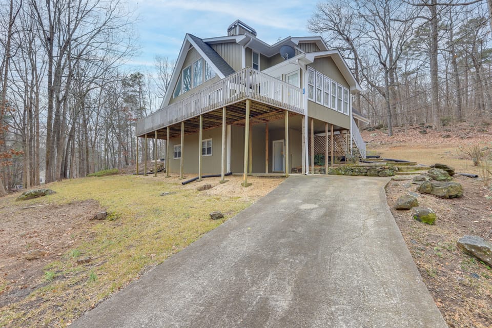 Private Deck + Yard: Spacious Fayetteville Home! House in Georgia
