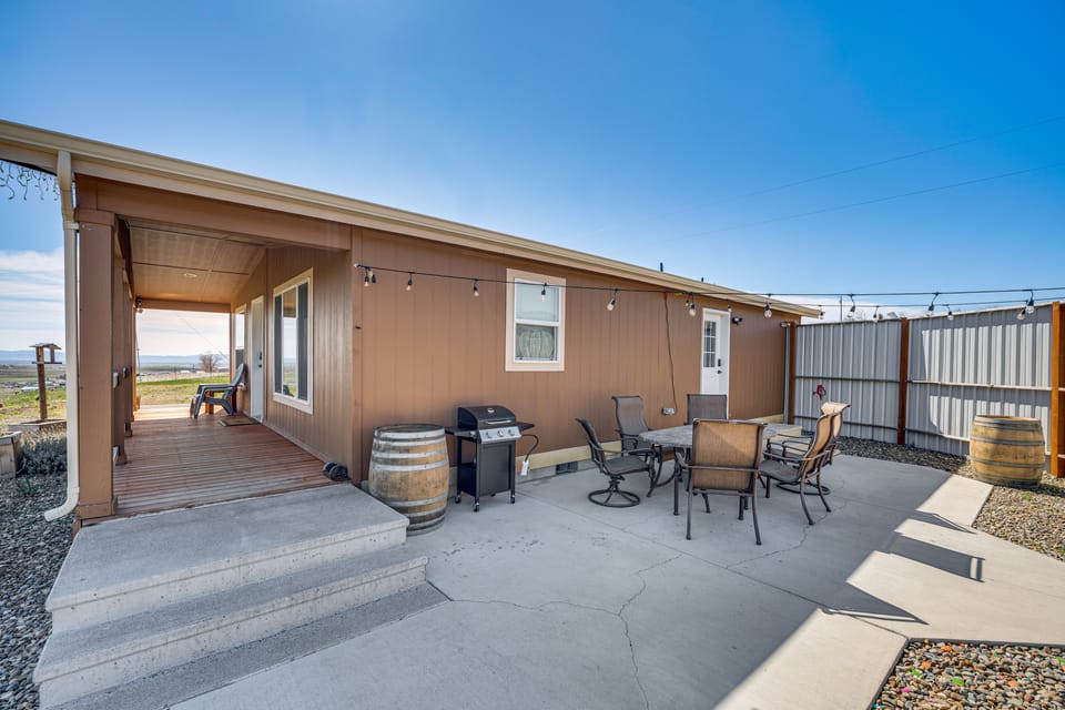 Fish, Hunt & Explore! Rodeo City Home w/ Hot Tub House in Kittitas County