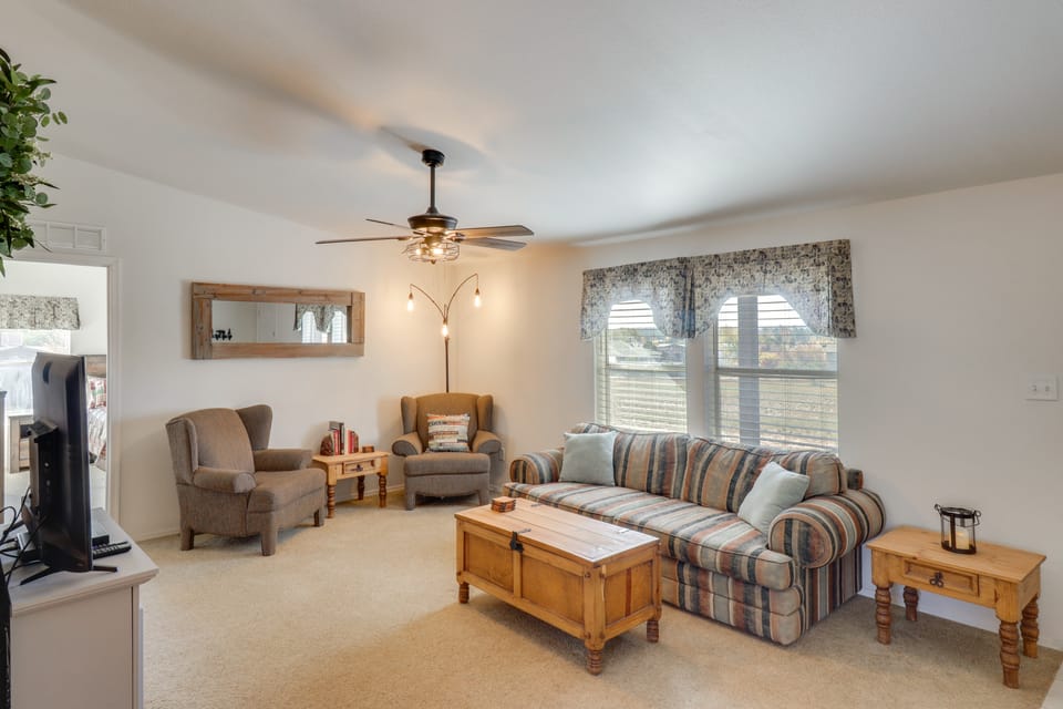 Family Show Low Getaway - 7 Mi to Town! House in Arizona