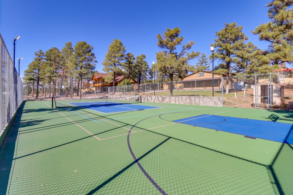 Family Show Low Getaway - 7 Mi to Town! House in Arizona