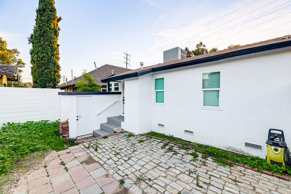 Extended Stay in LA! Cozy Home 3 Mi to Downtown House in Los Angeles