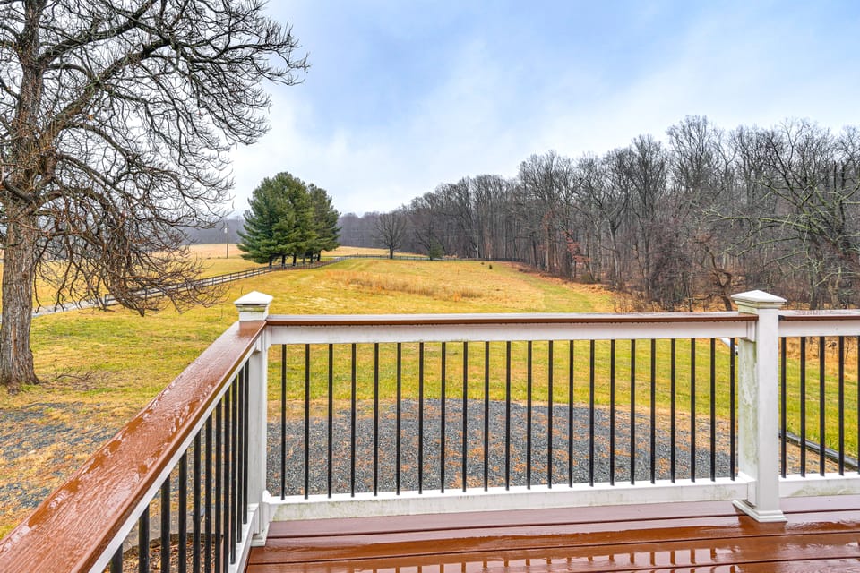 Serene 10-Acre Estate Near Loudoun County Wineries House in Shenandoah Valley