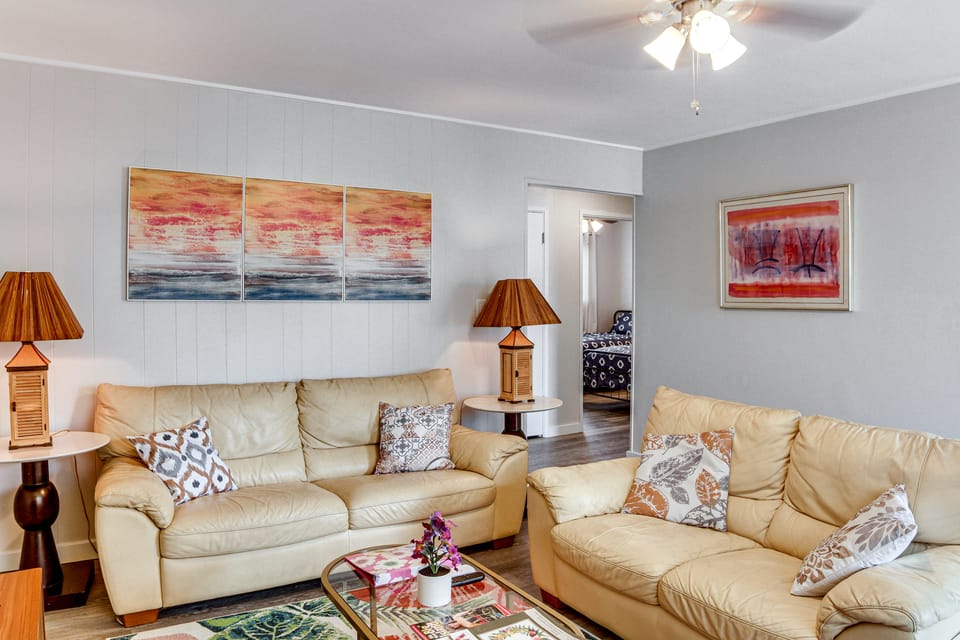 < 1 Mi to Dtwn Hilo: Comfy Condo w/ Pool Access Apartment in Hilo