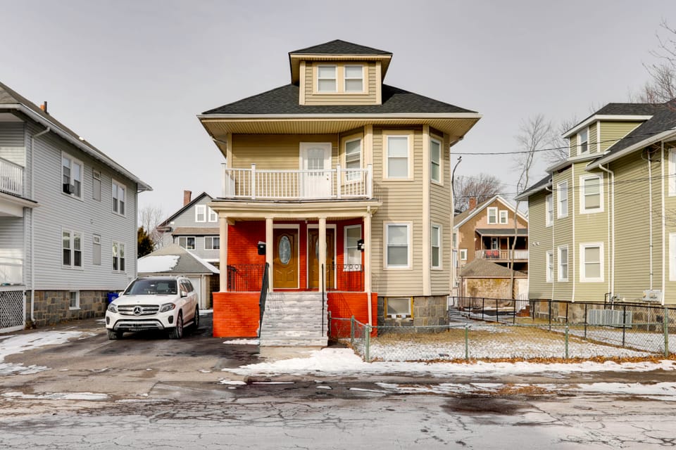 All-Season Fun! Charming Apt 3 Mi to Blue Hills Apartment in Milton