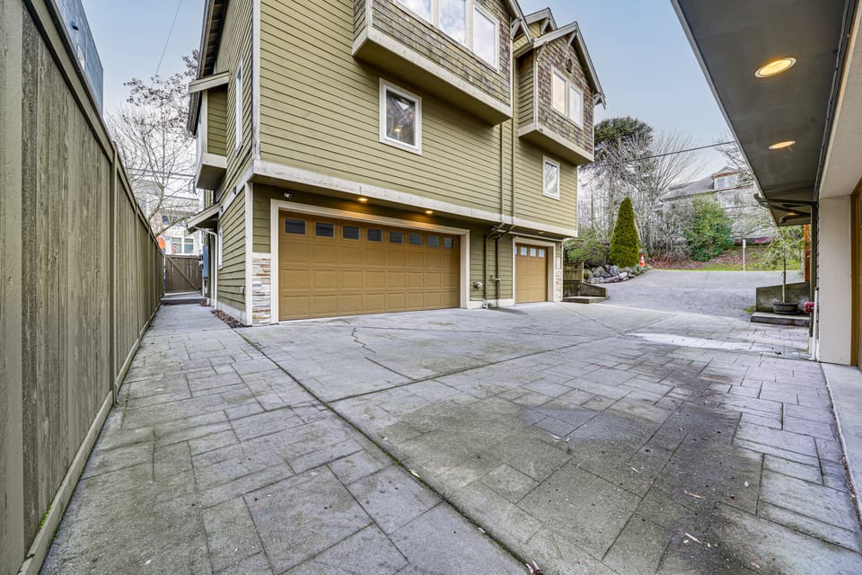 2 Mi to Matches at Lumen Field! Seattle Townhome Apartment in Seattle