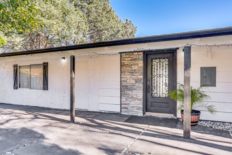 1 Mi to Main St Eats! Single-Level Red Bluff Home House in Red Bluff