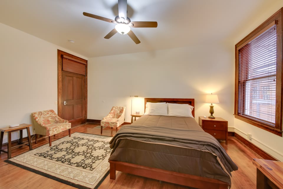 Walkable Studio in the Heart of Dtwn Wallace! Apartment in Wallace