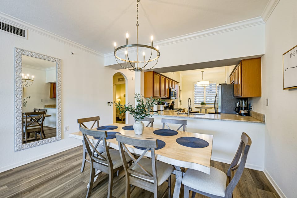 8 Mi to Dtwn Naples: Condo w/ Resort Amenities! Apartment in Collier County
