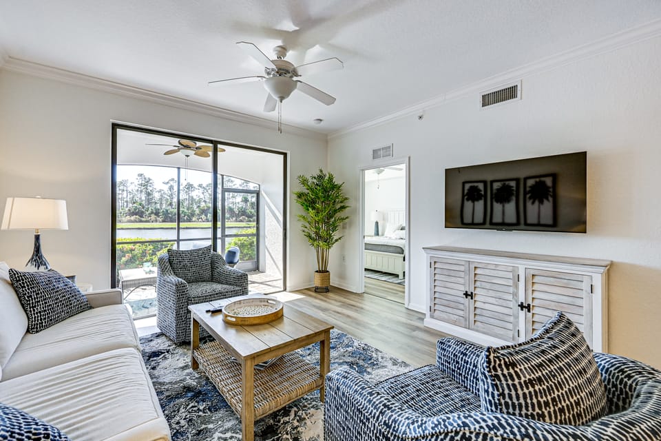 8 Mi to Dtwn Naples: Condo w/ Resort Amenities! Apartment in Collier County