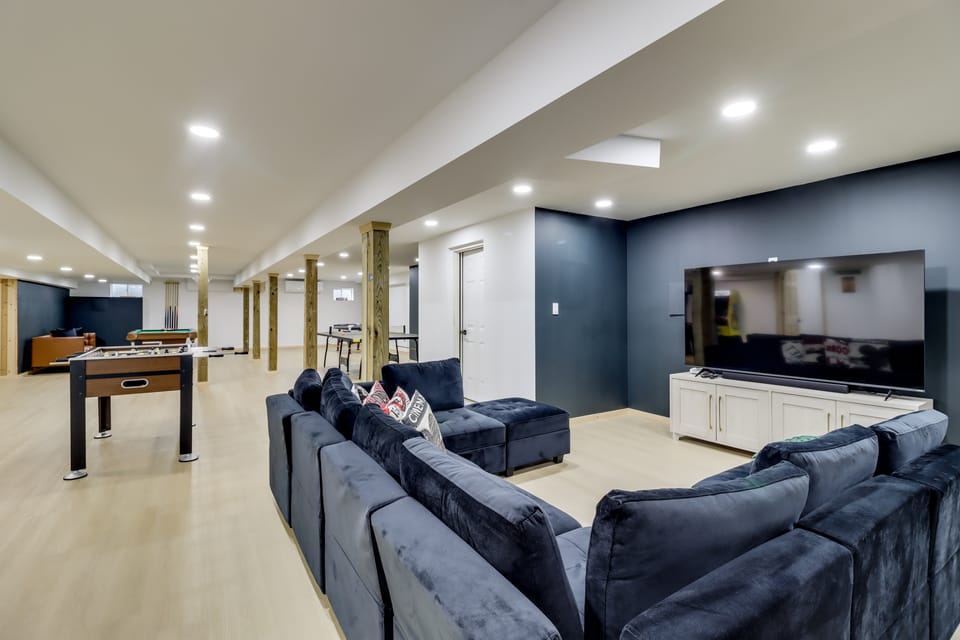 Hot Tub & Epic Game Room! Poconos Family Retreat House in Kidder Township
