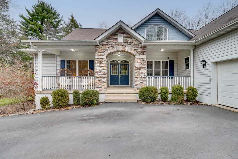 Hot Tub & Epic Game Room! Poconos Family Retreat House in Kidder Township