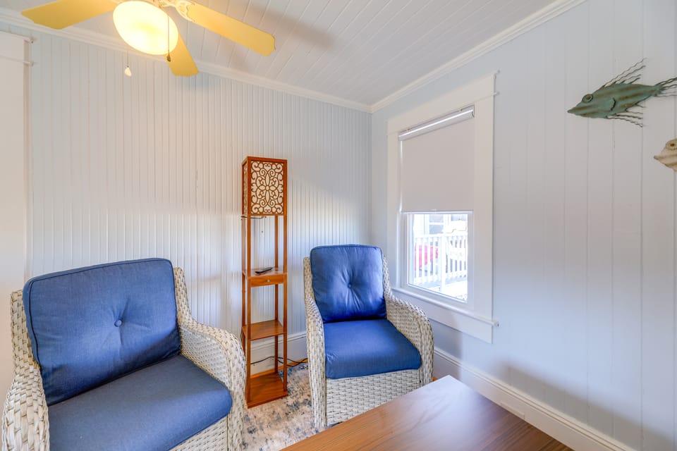 Relax Fireside: Retreat 1 Mi to Davis Ferry Cottage in North Carolina