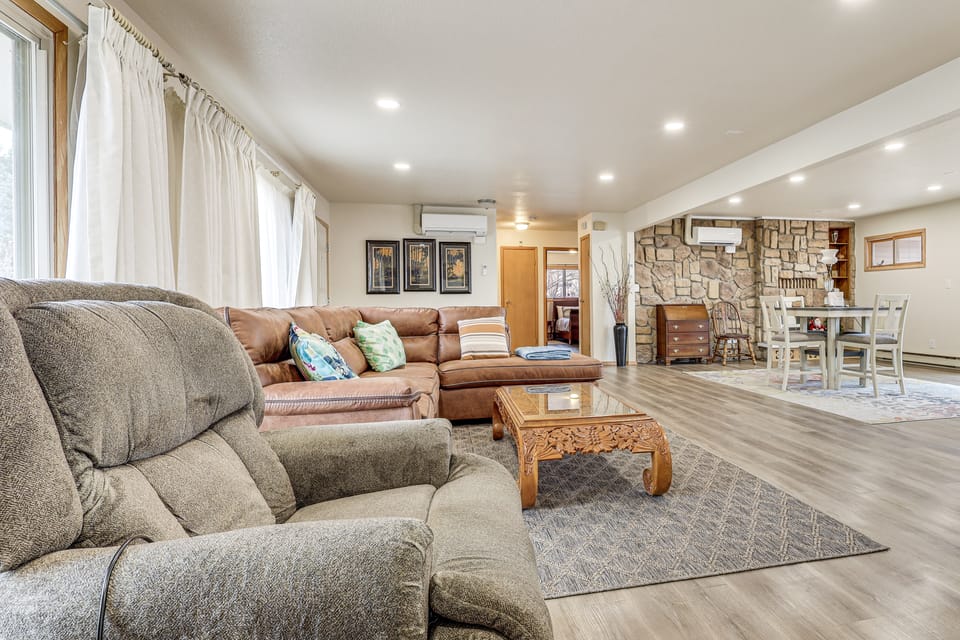 2 Mi to Golf Course! Family Home in Pueblo West House in Pueblo West