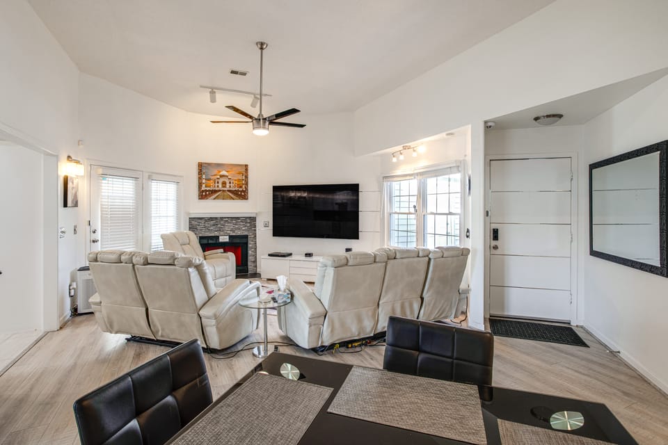 Private Yard & Gym: Classic Columbia Home House in Columbia