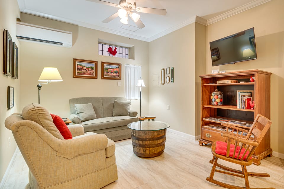 Walk to Main Street: Saluda Escape w/ Garden Patio Apartment in Saluda