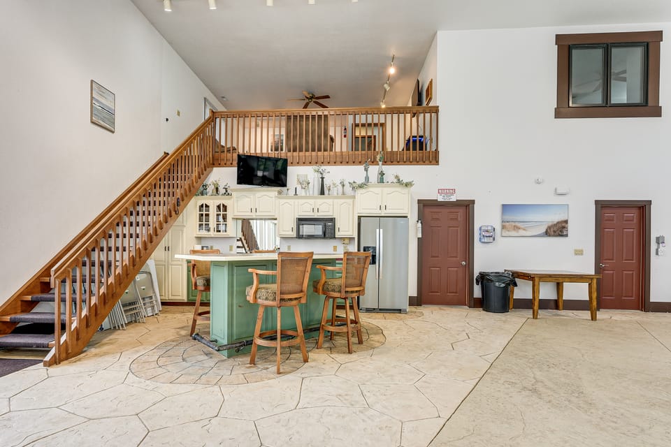 Woodburn Group Getaway: Endless On-Site Fun! House in Indiana