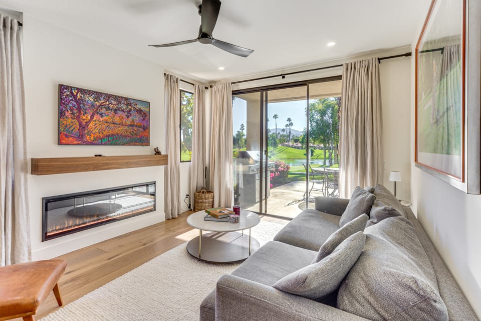 Golf Course View + Resort Perks: Palm Desert Gem! Apartment in Palm Desert