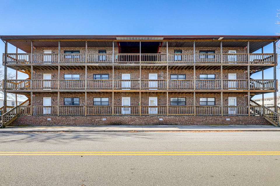 Walk to Ocean City Beach! Cozy Couples Retreat Apartment in Ocean City