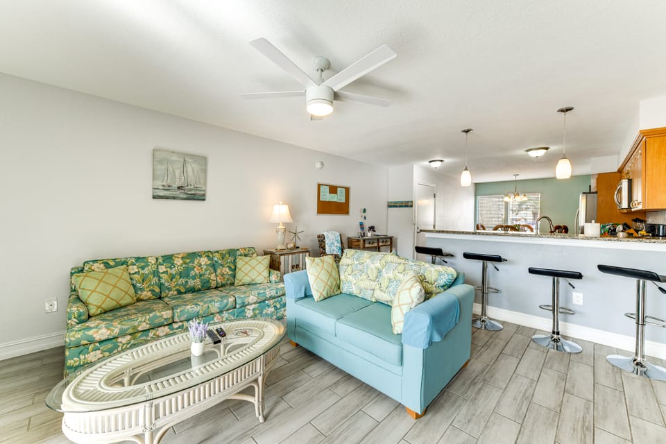 4 Mi to Siesta Key Beach: Condo w/ Private Patio Apartment in Gulf Gate Estates