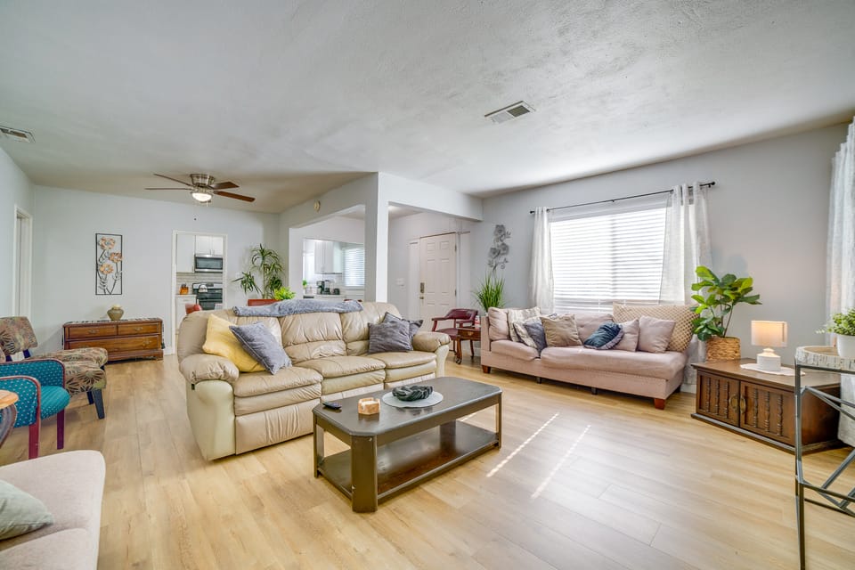 Family-Friendly Home 2 Mi to Dtwn Riverside House in Riverside