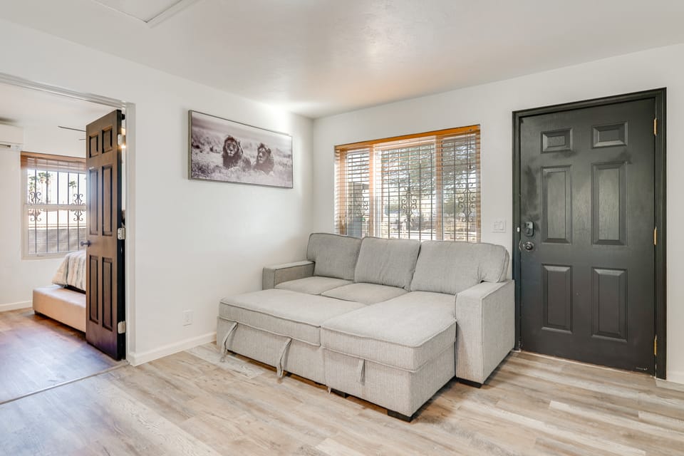 4 Mi to Dtwn & Gem Show! Pet-Friendly Tucson Home House in Tucson