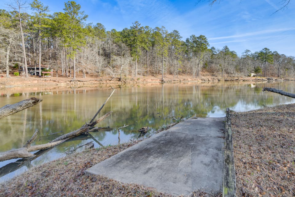 Fish & Float! Flint River Retreat w/ Pavilion House in Georgia
