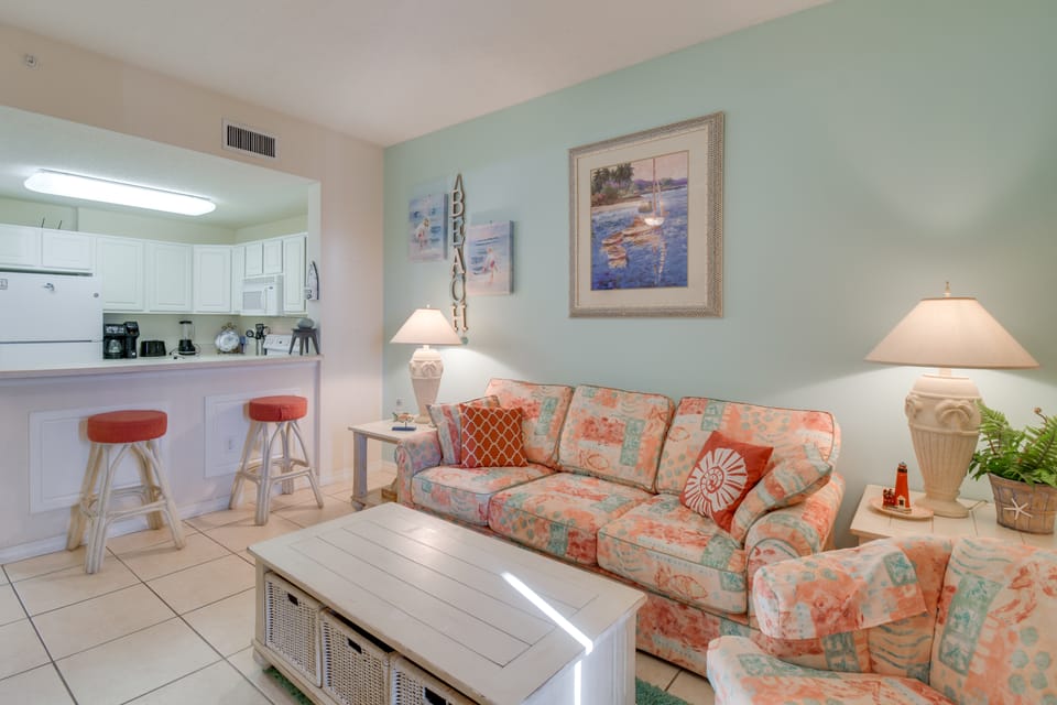 Ocean View, Walk to Beach: Gulf Shores Condo Apartment in Alabama