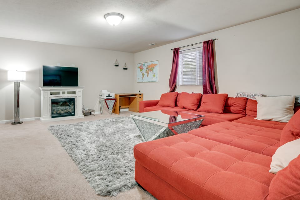 Spacious Family Getaway w/ Yard in Kalamazoo! House in Kalamazoo