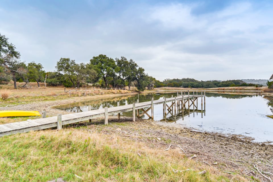 Group Getaway! Hill Country Basecamp w/ Trails House in Rio Grande