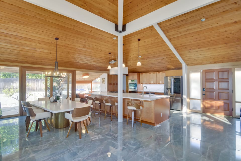 Unobstructed View! Stunning Home on Malibu Hilltop House in Malibu